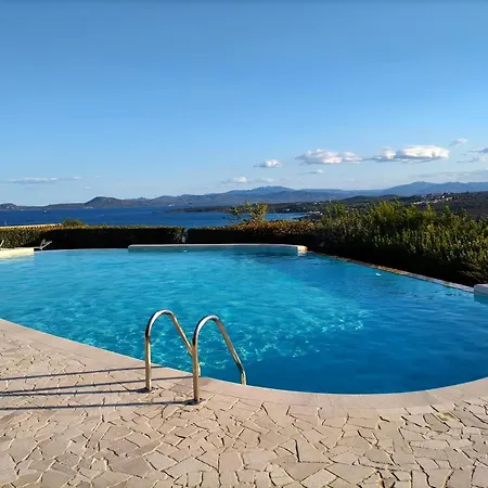 Sherden - Esmeralda Luxury Apartment